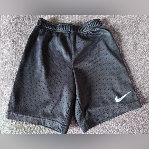Nike Shorts - Picture 1 of 3